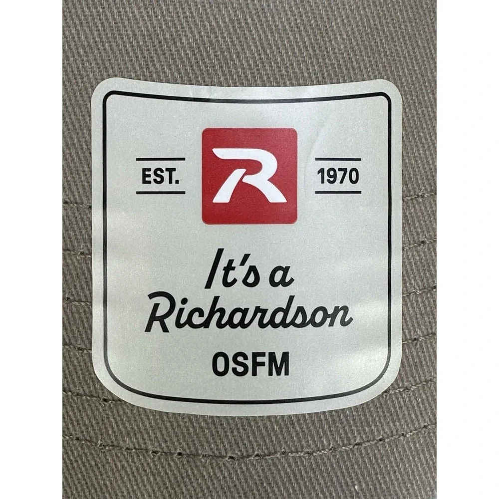 It's A Richardson OSFM Model 326 Smart Comfortable Baseball Cap Model Behavior